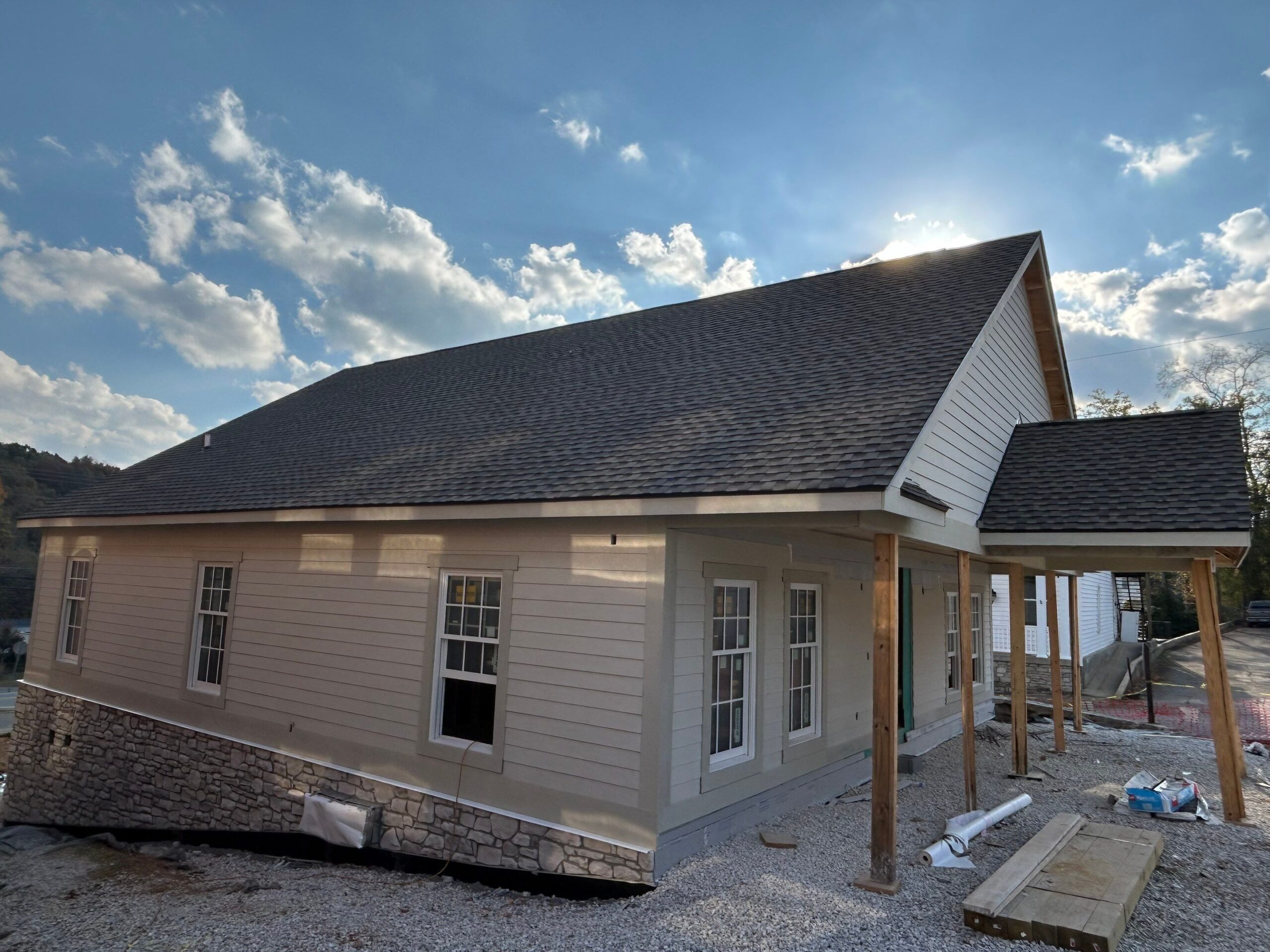 Roof Dilemma: Repair, Patch, or Replace? Find Out Now!